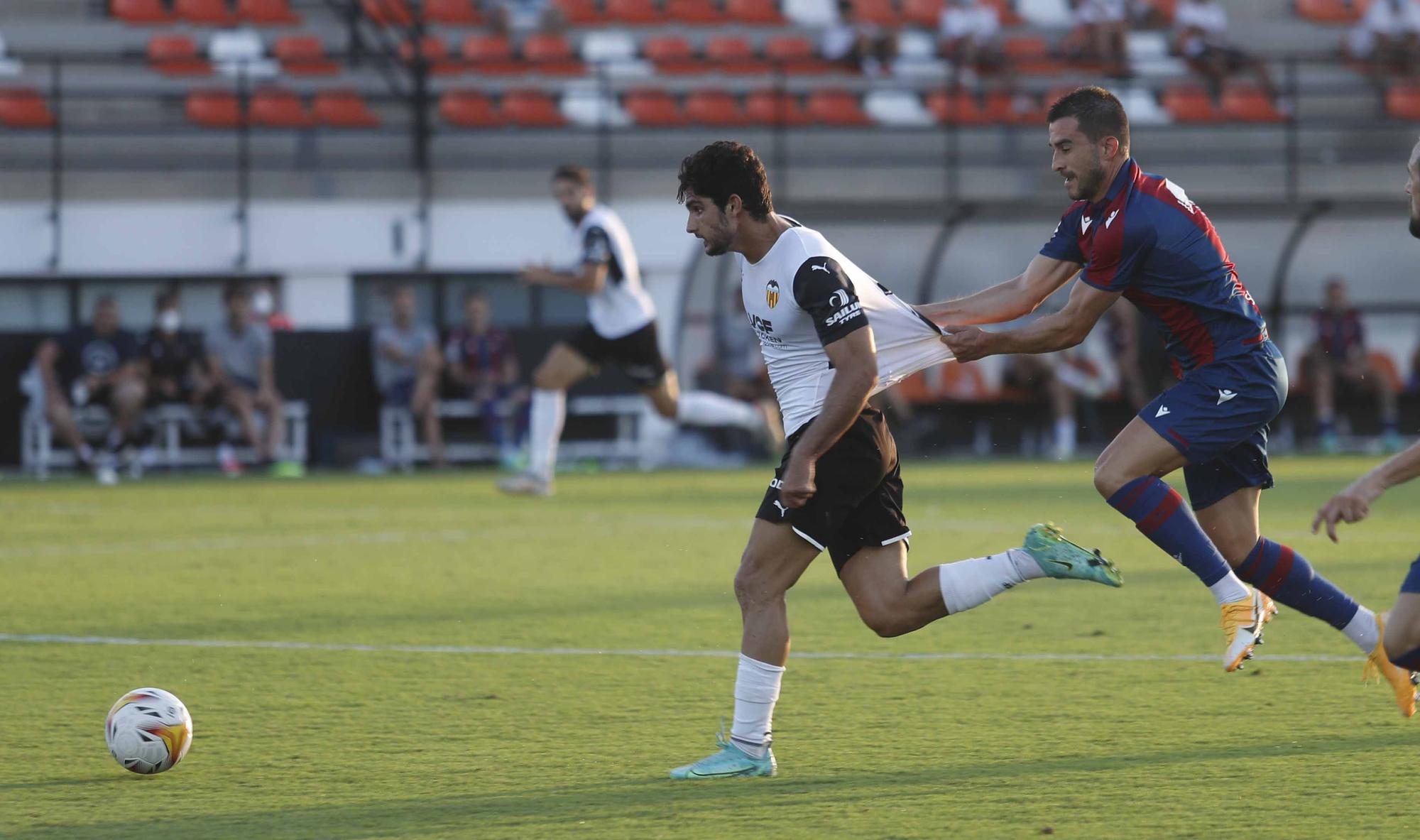 El Derbi Valencia - Levante, en imágenes