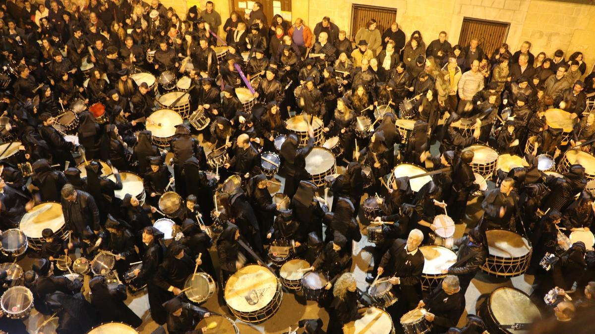 Las cofradías y el resonar de sus instrumentos volverán a ser uno de los principales encantos de Teruel esta Semana Santa.