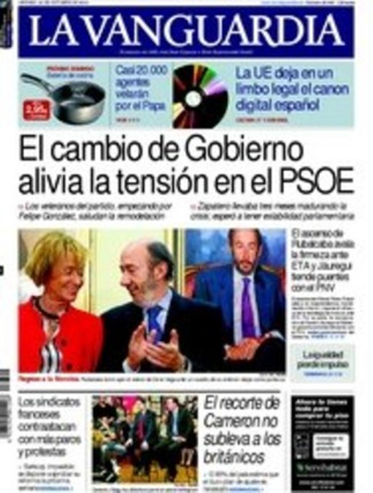 A dins, ’La Vanguardia’ destaca que Lleida manté tancada la mesquita i els musulmans segueixen resant al carrer, que el Tribunal Constitucional avala allunyar l’agressor encara que la víctima de no ho demani, que la patronal vol eliminar la pròrroga ’sine die’ dels convenis i que George Soros ven les seves accions a Medgroup i deixa Espanya.