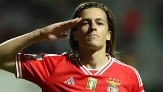 El Barça sigue al lateral izquierdo del Benfica