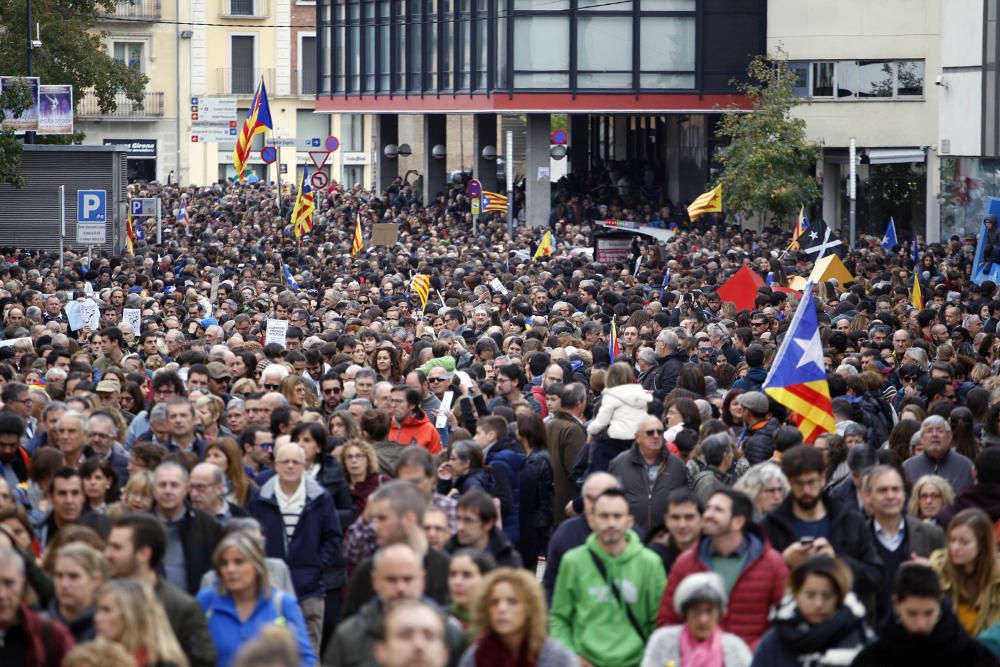 Concentració a Girona per l'alliberament dels exconsellers empresonats