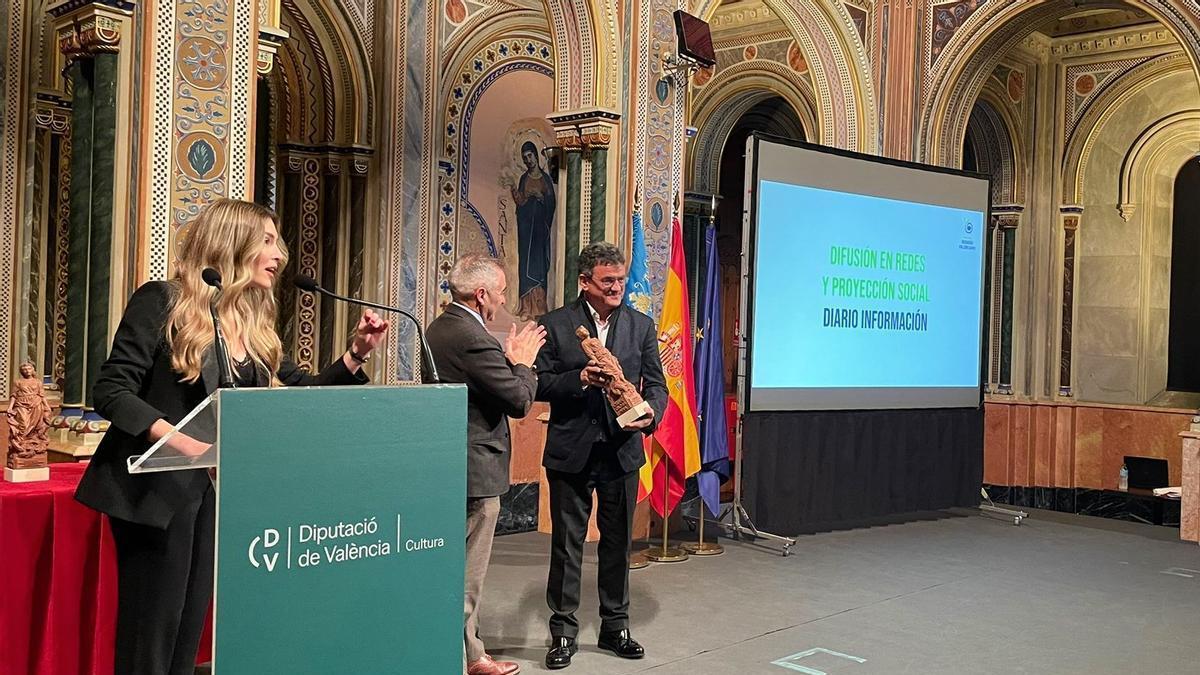 Entrega del reconocimiento de la labor de INFORMACIÓN por parte de los regantes de la Comunidad Valenciana (Fecoreva)