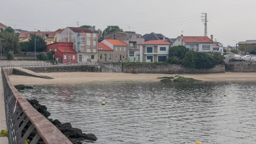 Vilagarcía reabre Canelas al baño, pero prosigue la reparación de la fisura en el emisario de la EDAR