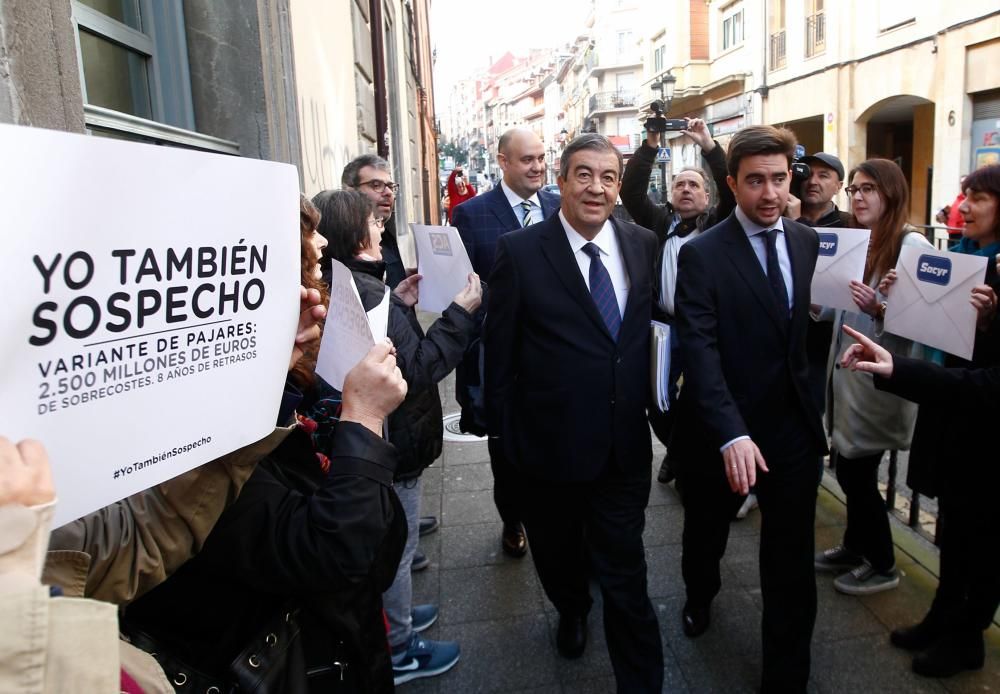 Cascos asiste a declarar por la denuncia contra el diputado de Podemos