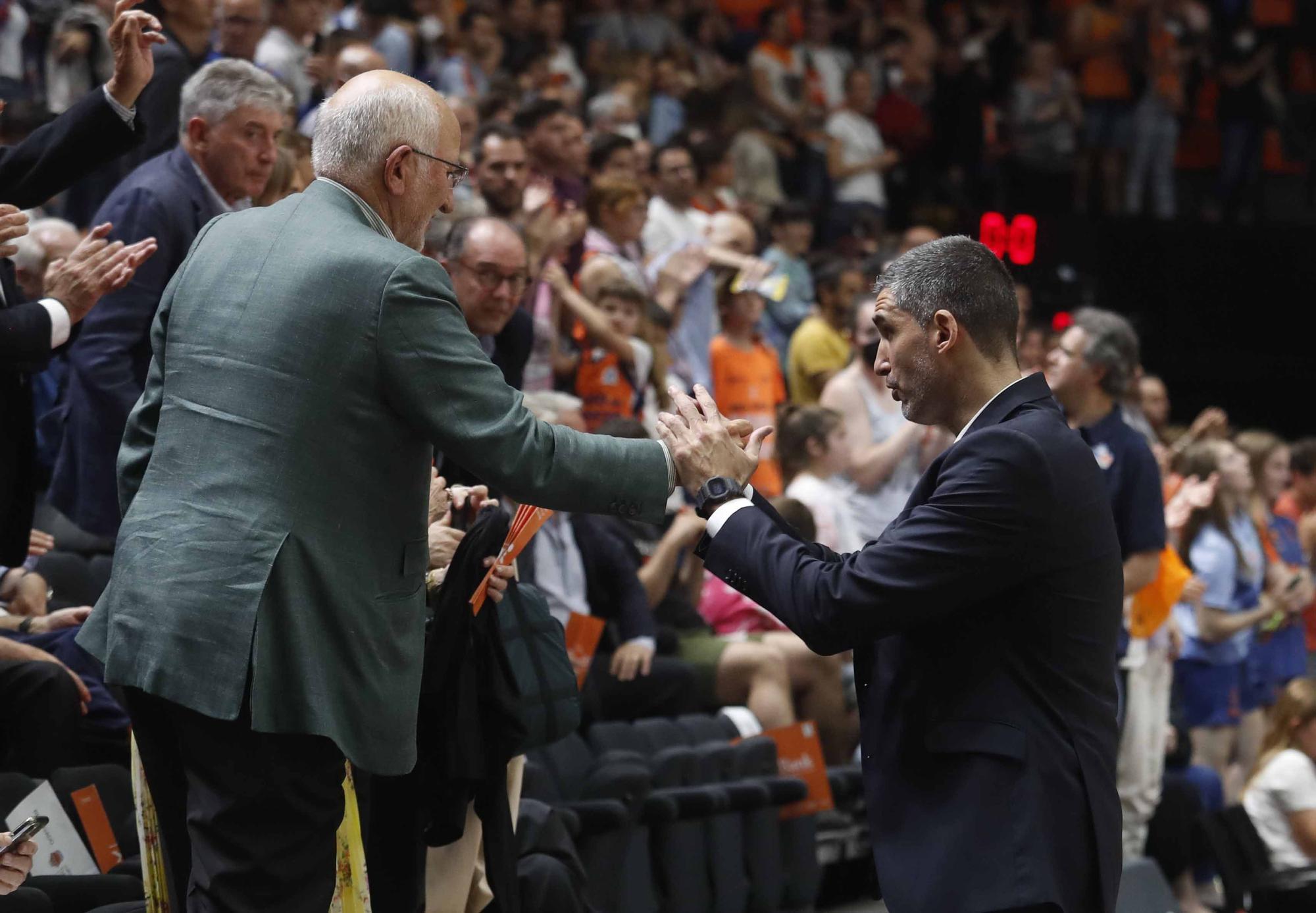 Adiós a la Liga entre aplausos para el Valencia Basket