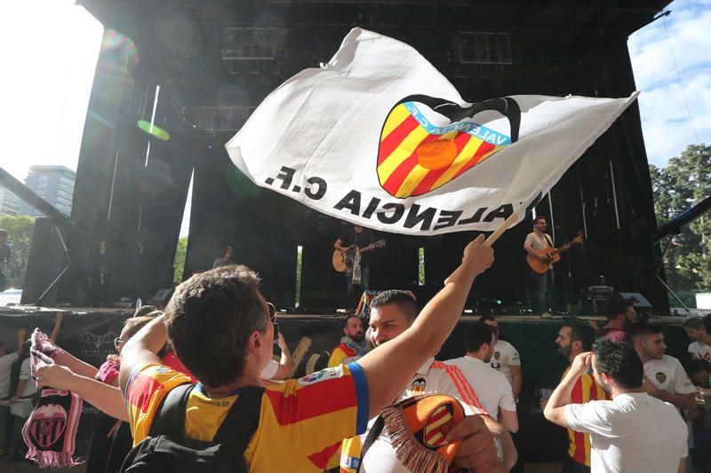 Fan zone del Valencia CF en el viejo cauce del río