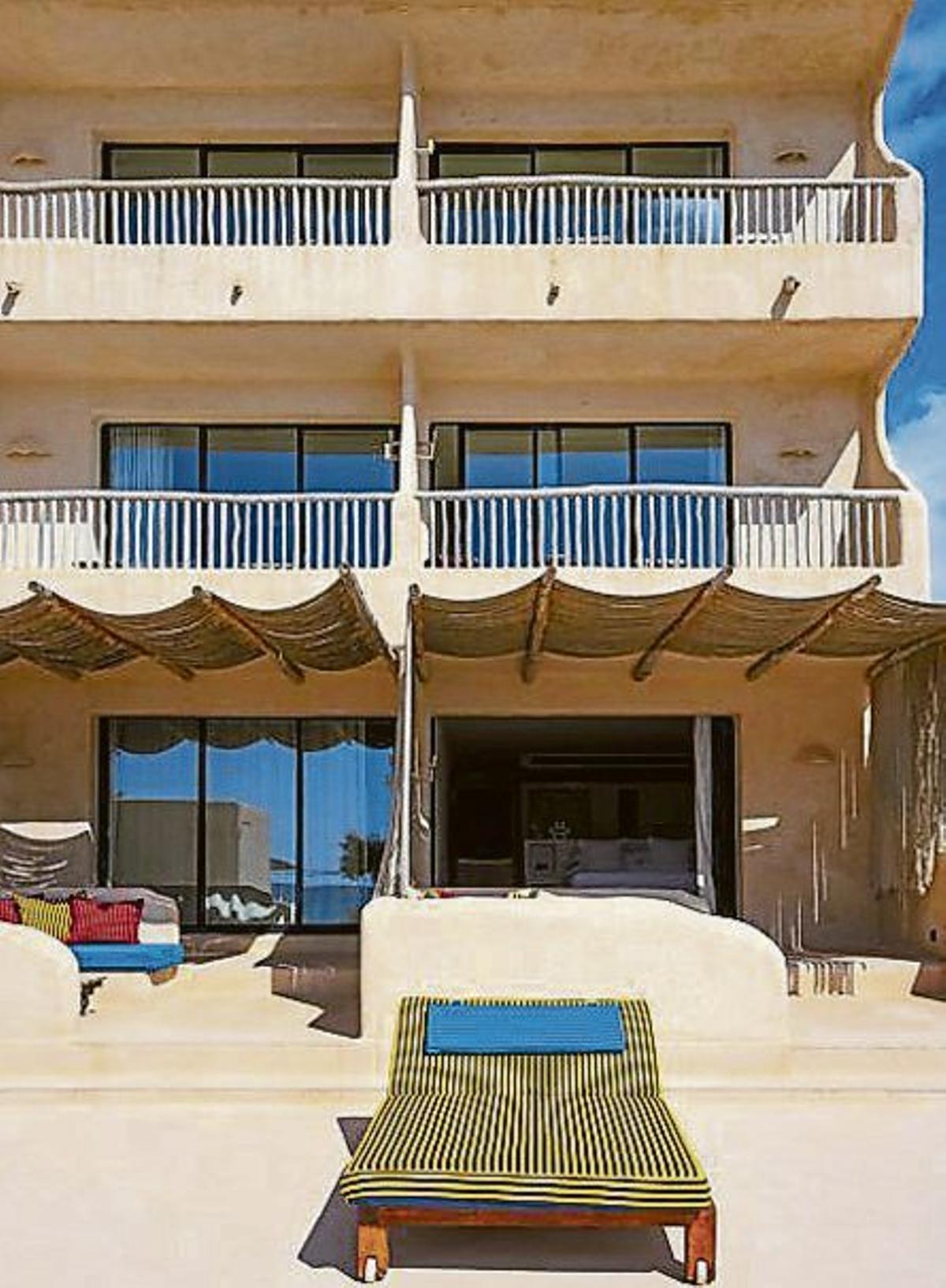 The sunbed area.
