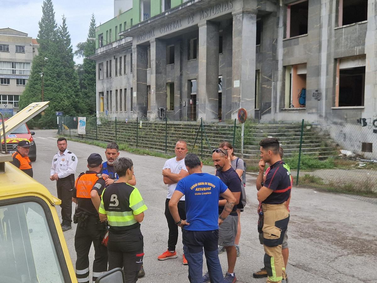 El operativo desplegado junto al viejo HUCA.