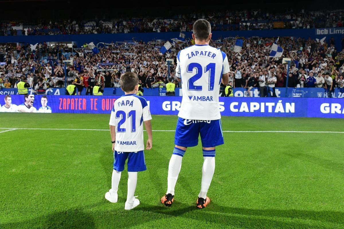 Así ha sido el inolvidable homenaje del zaragocismo a Alberto Zapater