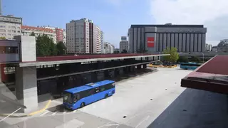 Amplían las frecuencias de la conexión por autobús entre A Coruña y las playas de Oleiros en verano