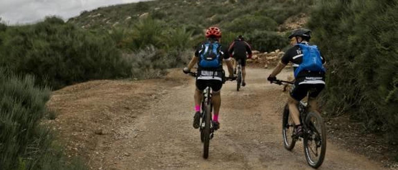 Una nueva ordenanza prohíbe correr, gritar, beber o llevar mascotas al Clot de Galvany