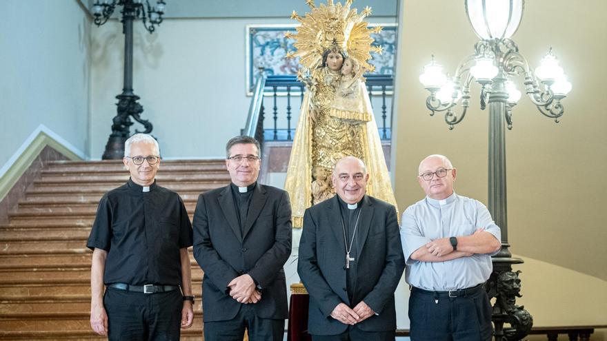 Ricardo Estrems, Melchor Seguí, el arzobispo Enrique Benavent y Camilo Bardisa, tras la toma de posesión.