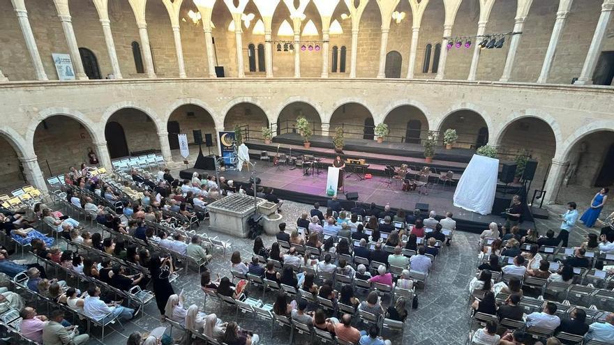 Llúcia Salleras, presidenta de Escola Catòlica, en la III Nit de l'Educació: "Necesitamos un financiamiento justo que garantice la gratuidad de la educación"