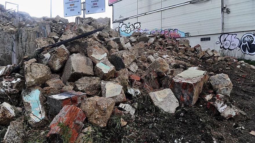 Restos de la Casa Carnicero, tras la demolición en el Fin de año de 2020.  | // CARLOS PARDELLAS