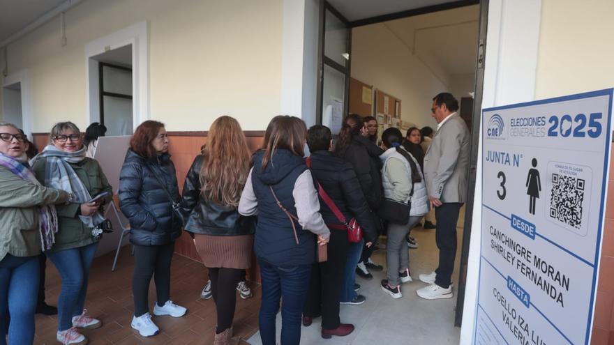 Elecciones en Ecuador: La comunidad ecuatoriana vota en València