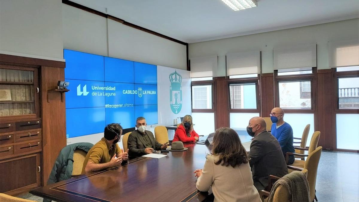 Reunión entre representantes del Cabildo de La Palma y de Universidad de La Laguna