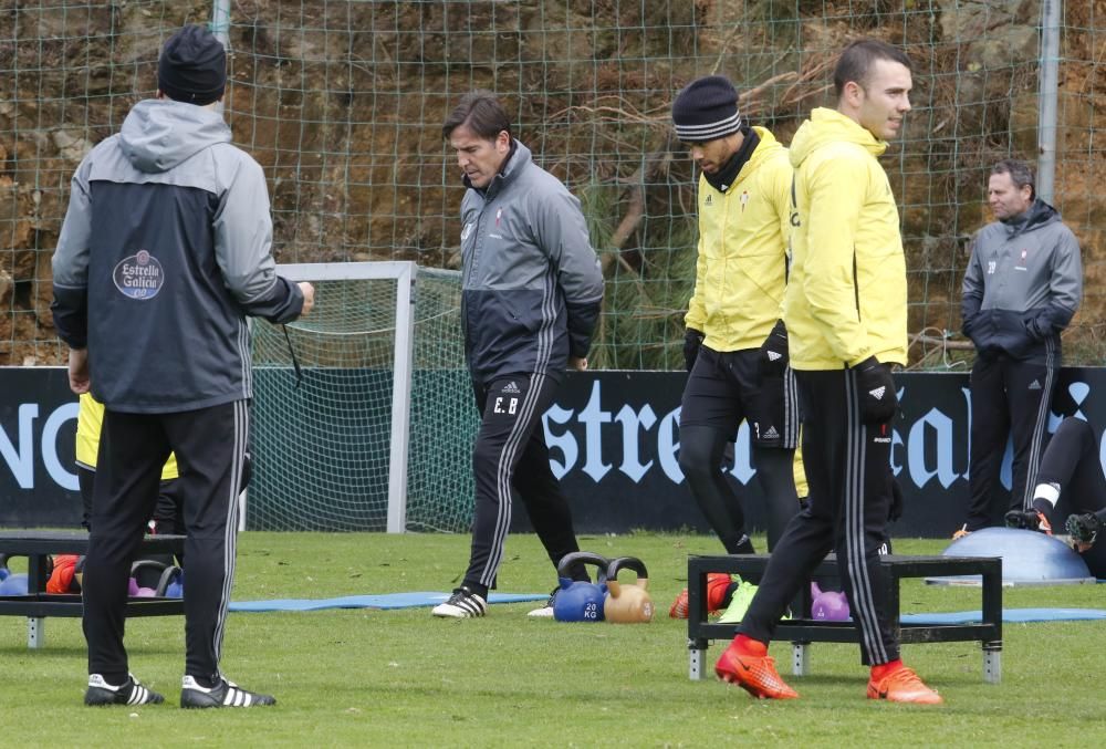 Eduardo Berizzo dirige el último entrenamiento matutino antes de que el cuadro celeste viaje a Madrid para medirse al Atlético.