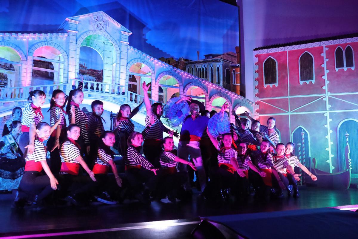 Presentación de la gaiata 8 en el Palau de la Festa de Castelló