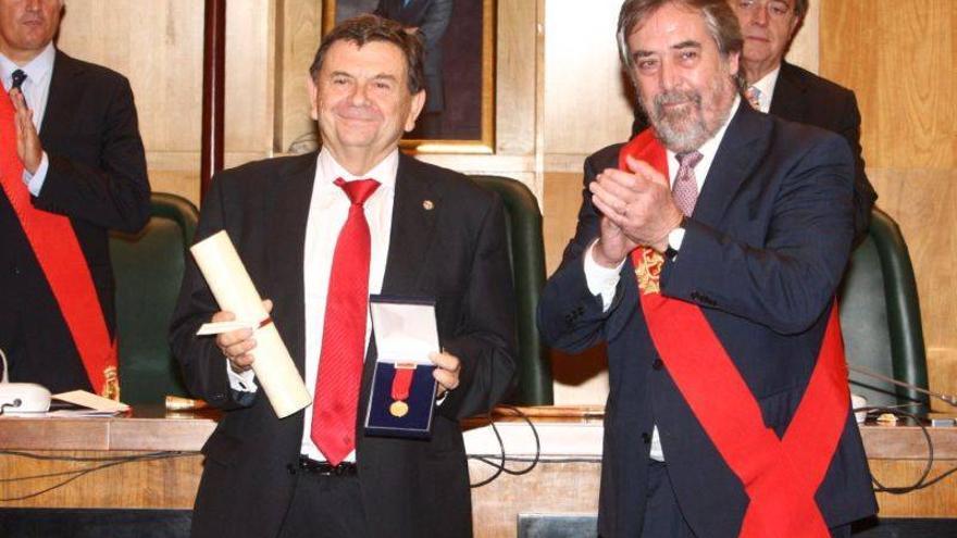 Zaragoza entrega su Medalla de Oro a la Universidad