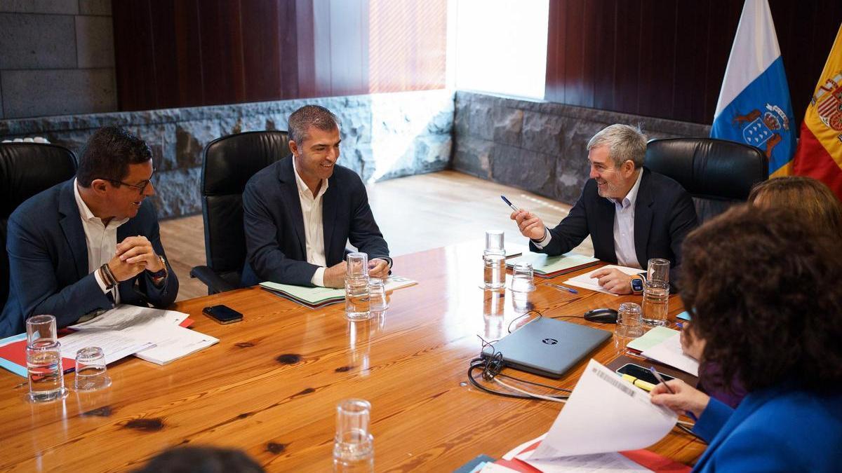Reunión del Consejo de Gobierno en Santa Cruz de Tenerife