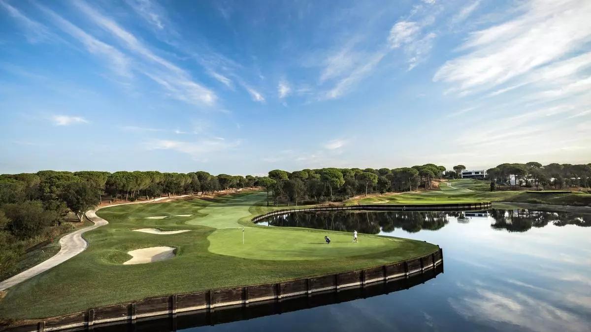 Imagen de uno de los hoyos de Camiral, en Caldes de Malavella