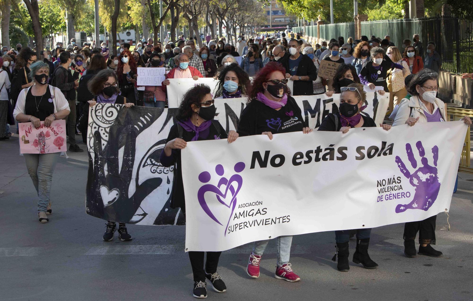 Manifestación en el Port de Sagunt por el asesinato machista de Soledad.