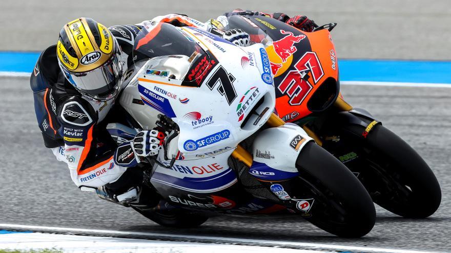 Arbolino vence una caótica carrera de Moto2 de sólo ocho vueltas