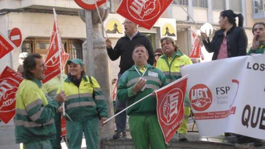 Empleados de la basura exigen cobrar dentro del plazo legal