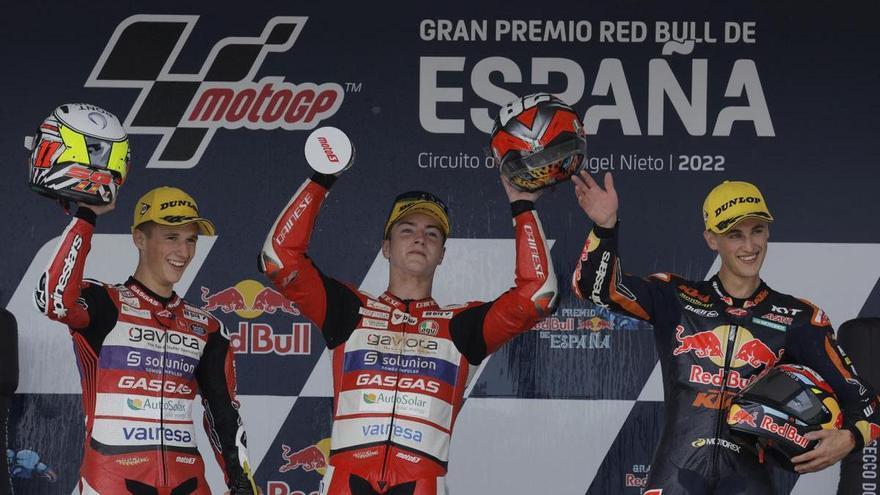 Pleno &#039;valenciano&#039; en el podio de Moto3