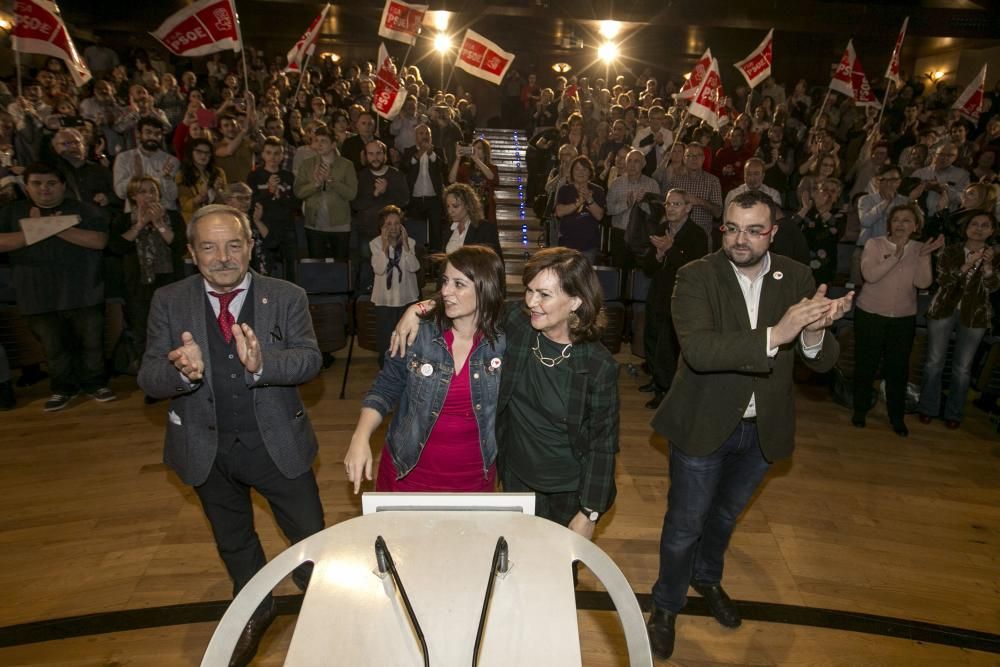 Mitin del PSOE y paseo de Carmen Calvo por Oviedo