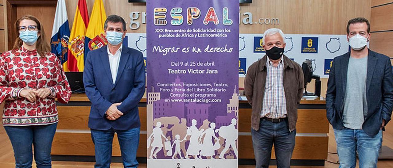De izquierda a la derecha, Yaiza Pérez, Santiago Rodríguez, Carmelo Ramírez y Juan Márquez, en la presentación del Espal. | | LP/DLP