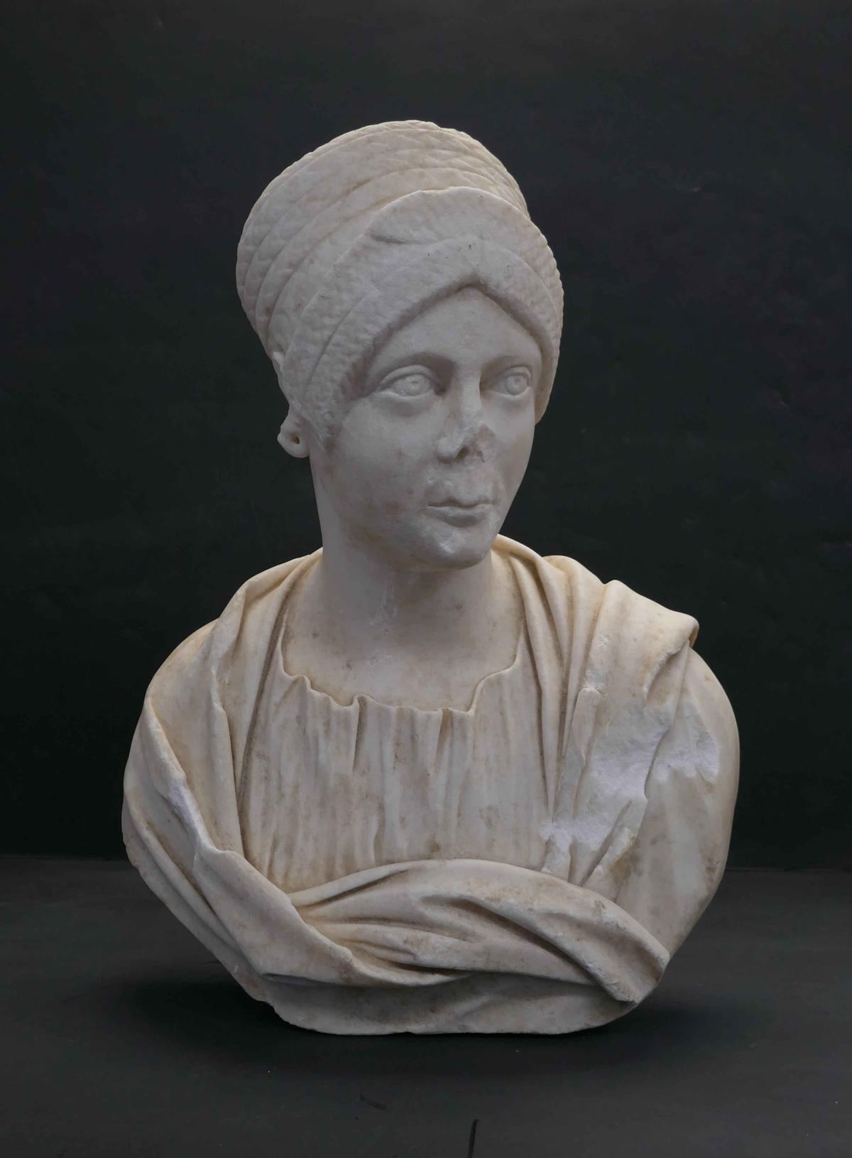 Busto-retrato romano en mármol recuperado en Baena.
