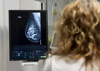 El Govern planteja que els treballadors de baixa per càncer, infart o ictus puguin reincorporar-se progressivament a la feina