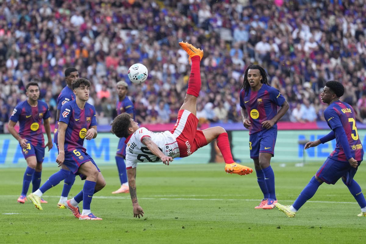 El gol de chilena de Axel Witsel en el Barça-Girona.