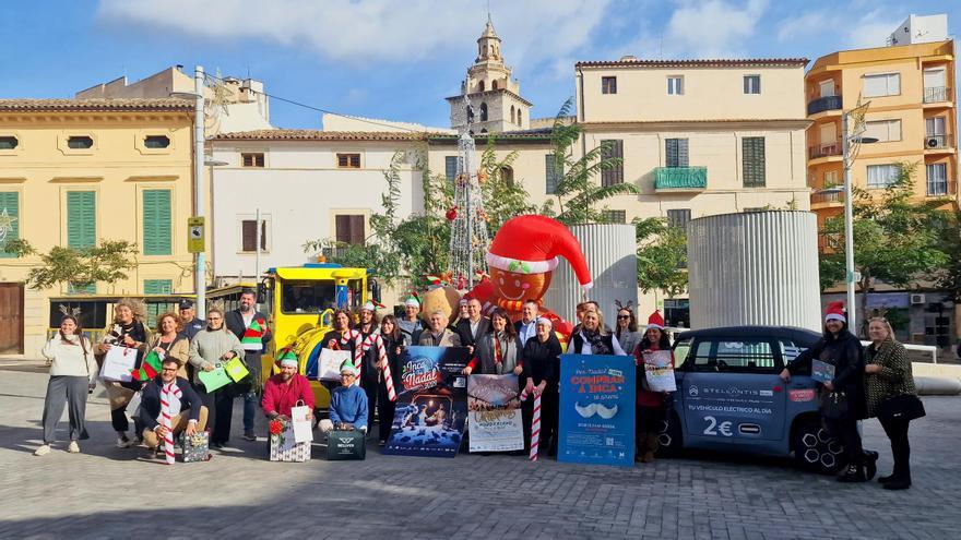 AMI, el vehículo eléctrico de Citroën, brilla en las calles de Inca durante la campaña &quot;En Navidad comprar en Inca tiene premio&quot;