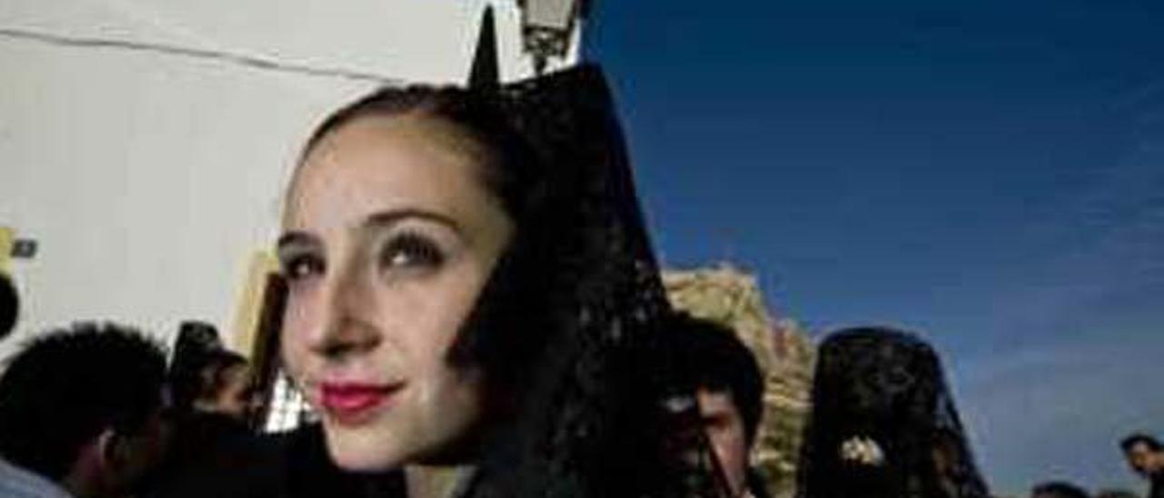 La Semana Santa de Alicante retirará de las procesiones a las damas de mantilla que enseñen el canalillo