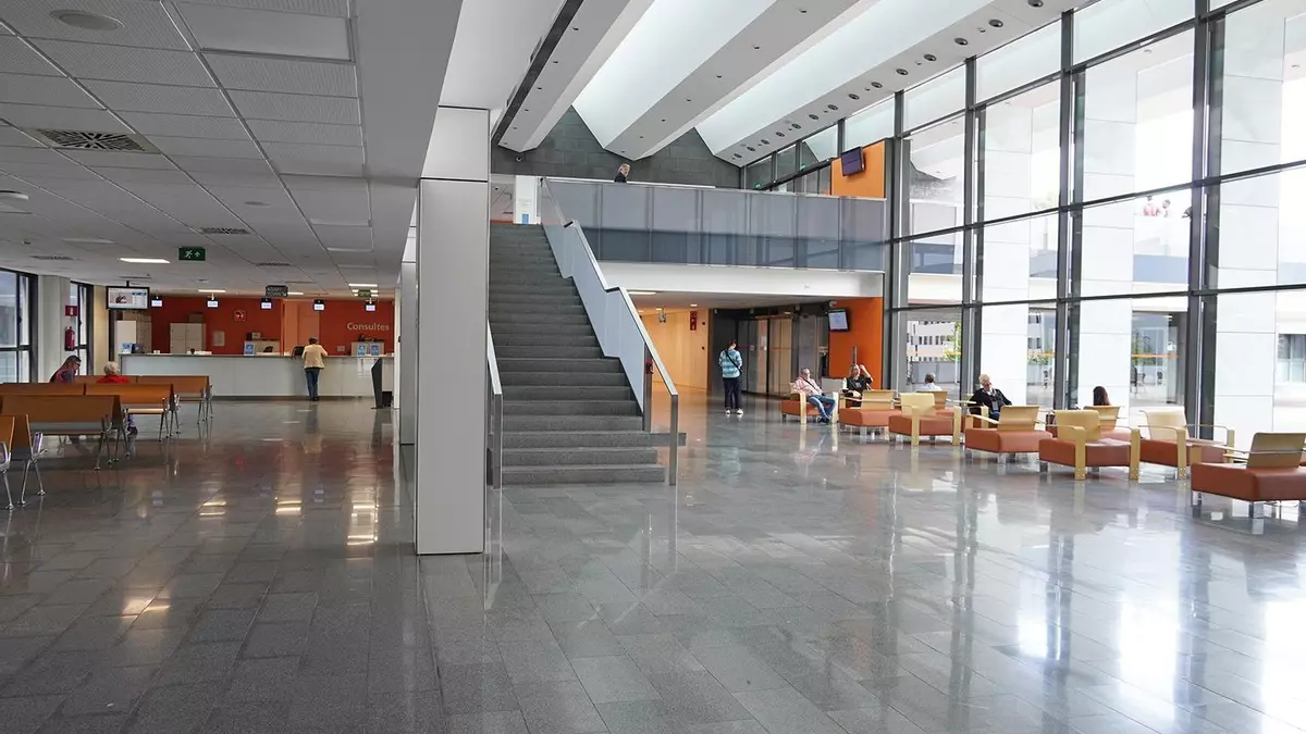 El xàfec inutilitza els ascensors principals de l’aparcament de l’Hospital de Sant Joan de Déu