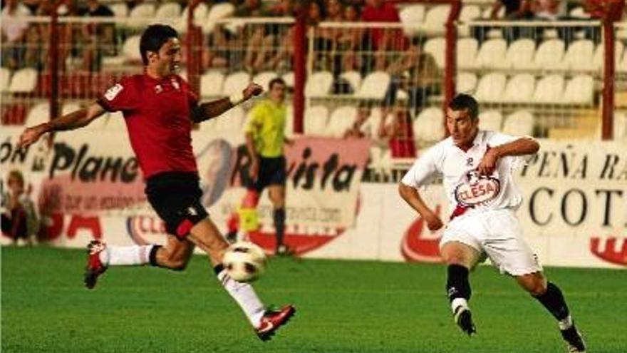 Un jove Borja García, en un partit de la seva etapa com a futbolista del Rayo Vallecano.