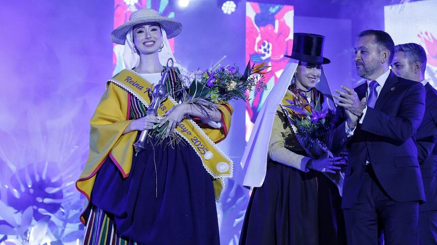 Actuación en la gala de elección de la reina de las Fiestas de Mayo de Santa Cruz