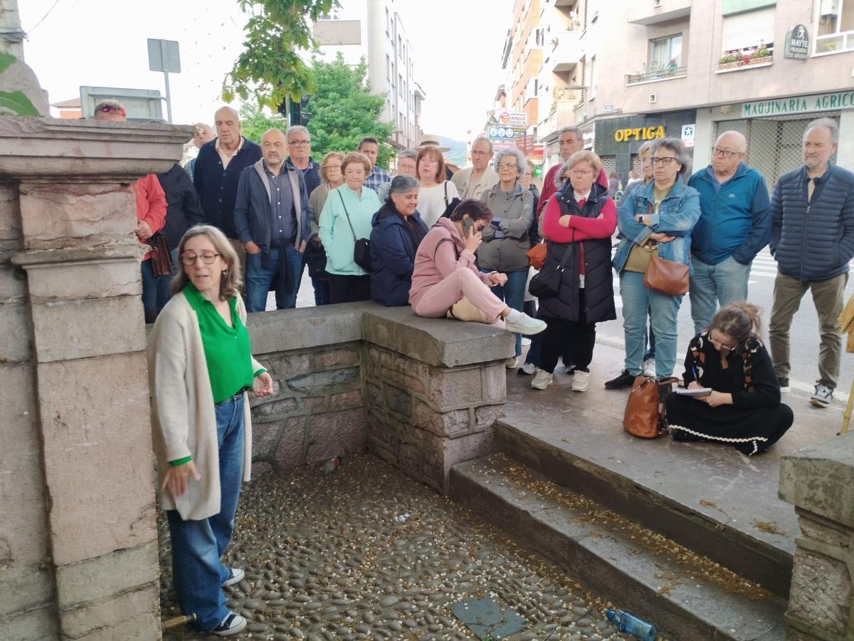 Grado estrena la "Ruta del Agua" con una afluencia masiva a la visita guiada, en imágenes
