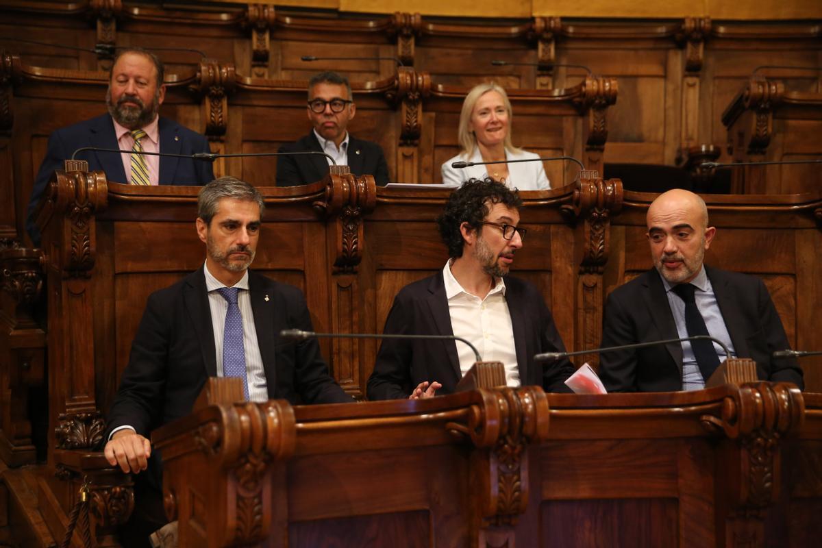 El Ayuntamiento de Barcelona ha celebrado este martes un pleno extraordinario para abrir el mandato del alcalde, Jaume Collboni.