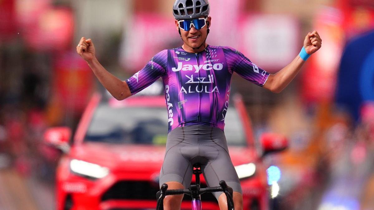 Lucas Plapp gana la octava etapa del Giro.