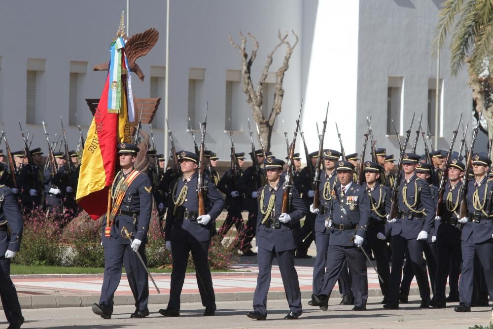 Jura de bandera de nuevos alumnos en la Academia General del Aire