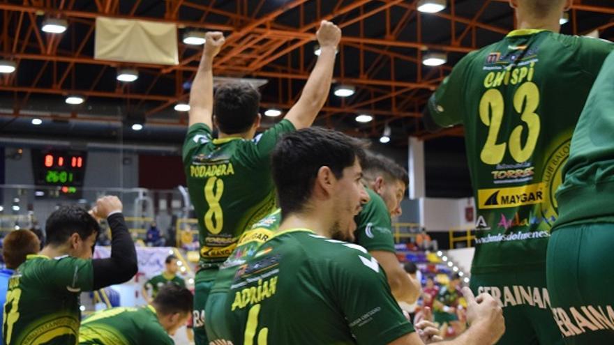 Jugadores del BM Iberoquinoa Antequera en uno de los encuentros de la temporada