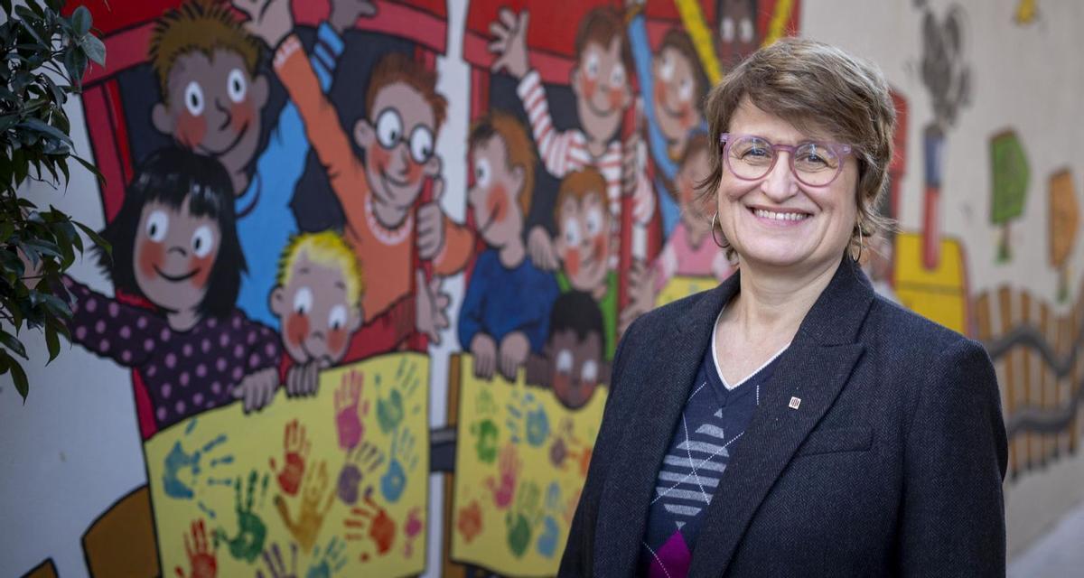 Anna Simó. "Dividir l’alumnat per nivells com proposa França seria una regressió brutal"