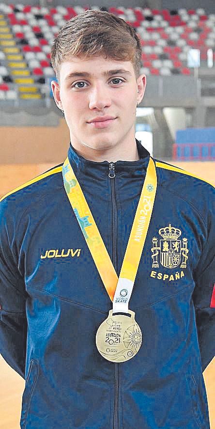 Lucas Yáñez, con la medalla de oro del Mundial júnior. | Víctor Echave