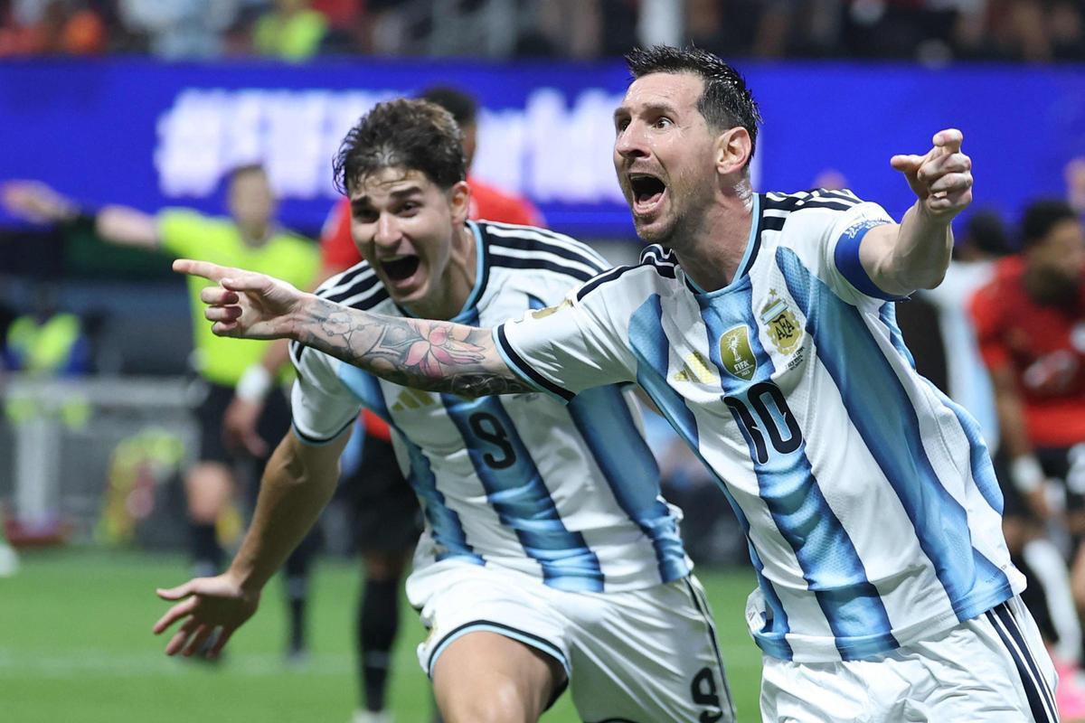 Messi escribe otra página inolvidable para que Argentina sobreviva ante Egipto