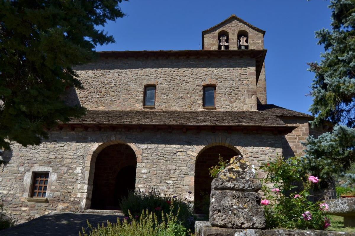 Iglesia románica de Santa María de la Peña, en la provincia de Huesca.