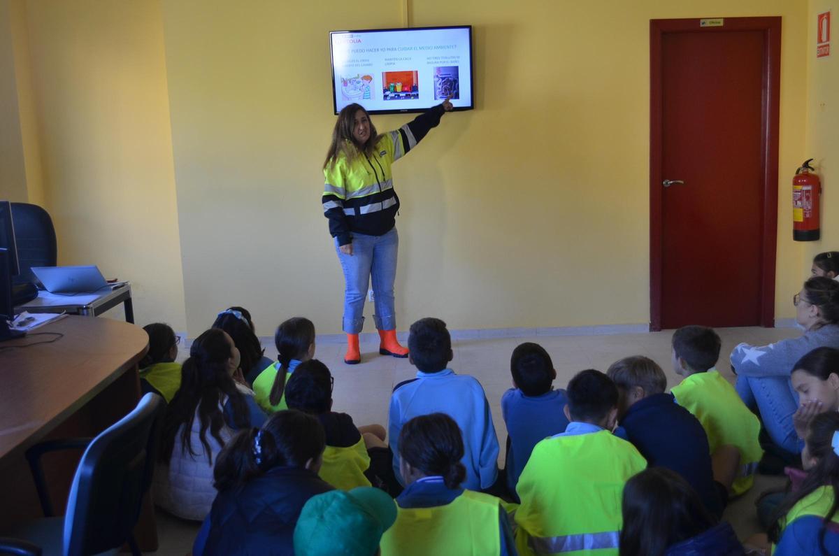 Visita de escolares a la EDAR de Benavente.