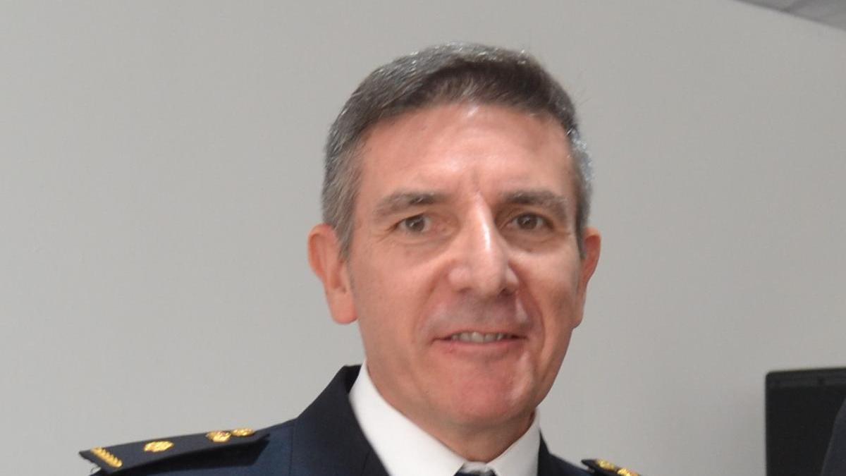 Carlos Martínez, nuevo jefe de la comisaría de Langreo-San Martín.